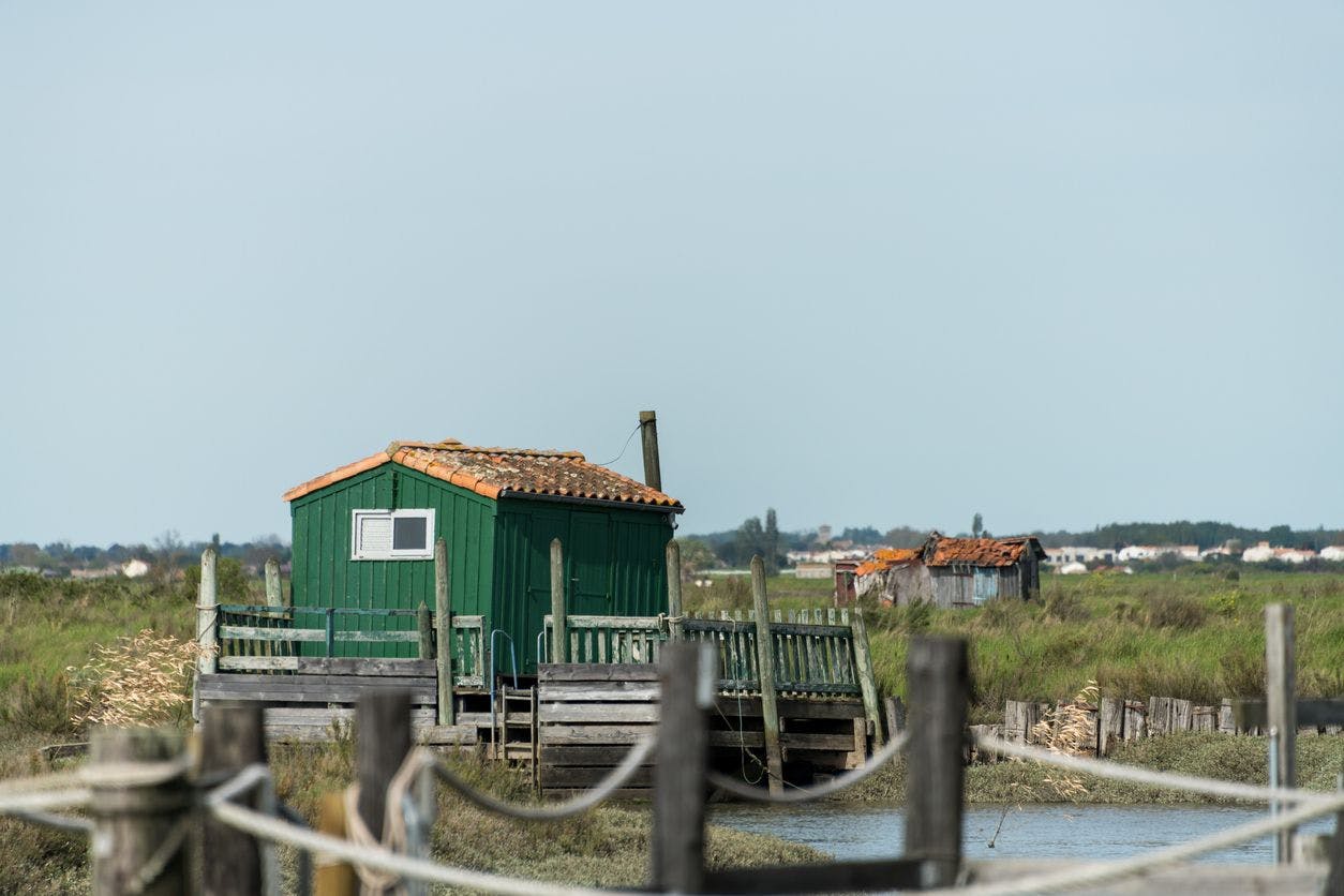 Les cabanes ostréicoles de Mornac sur Seudre ©Eric Cowez.