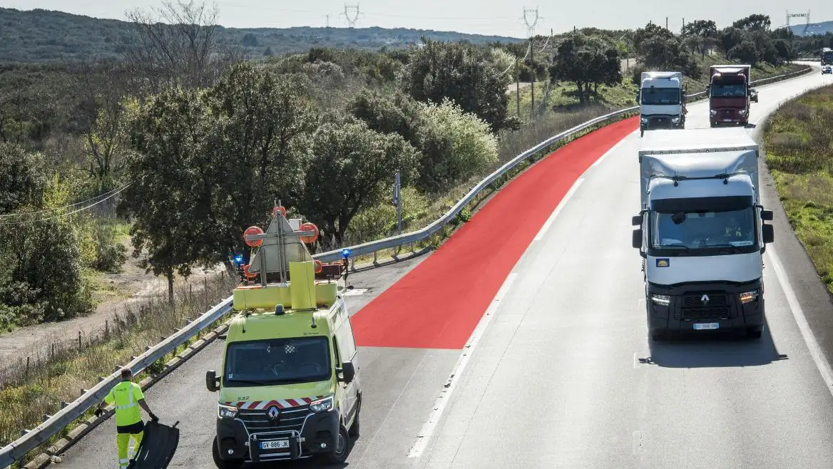 Fourgon d'intervention sur l'autoroute