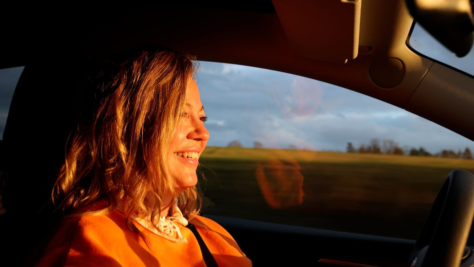 Pauline en tournage sur la route du Champagne.