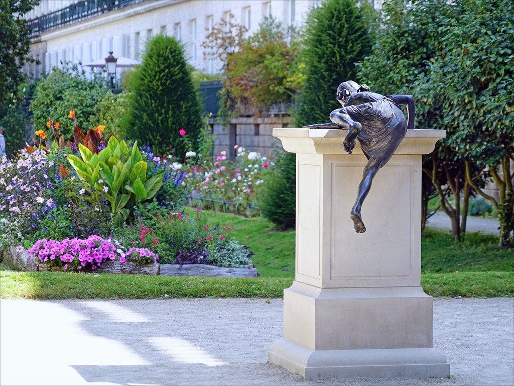 Sculpture Éloge de la transgression de Philippe Ramette à Nantes ©dalbera