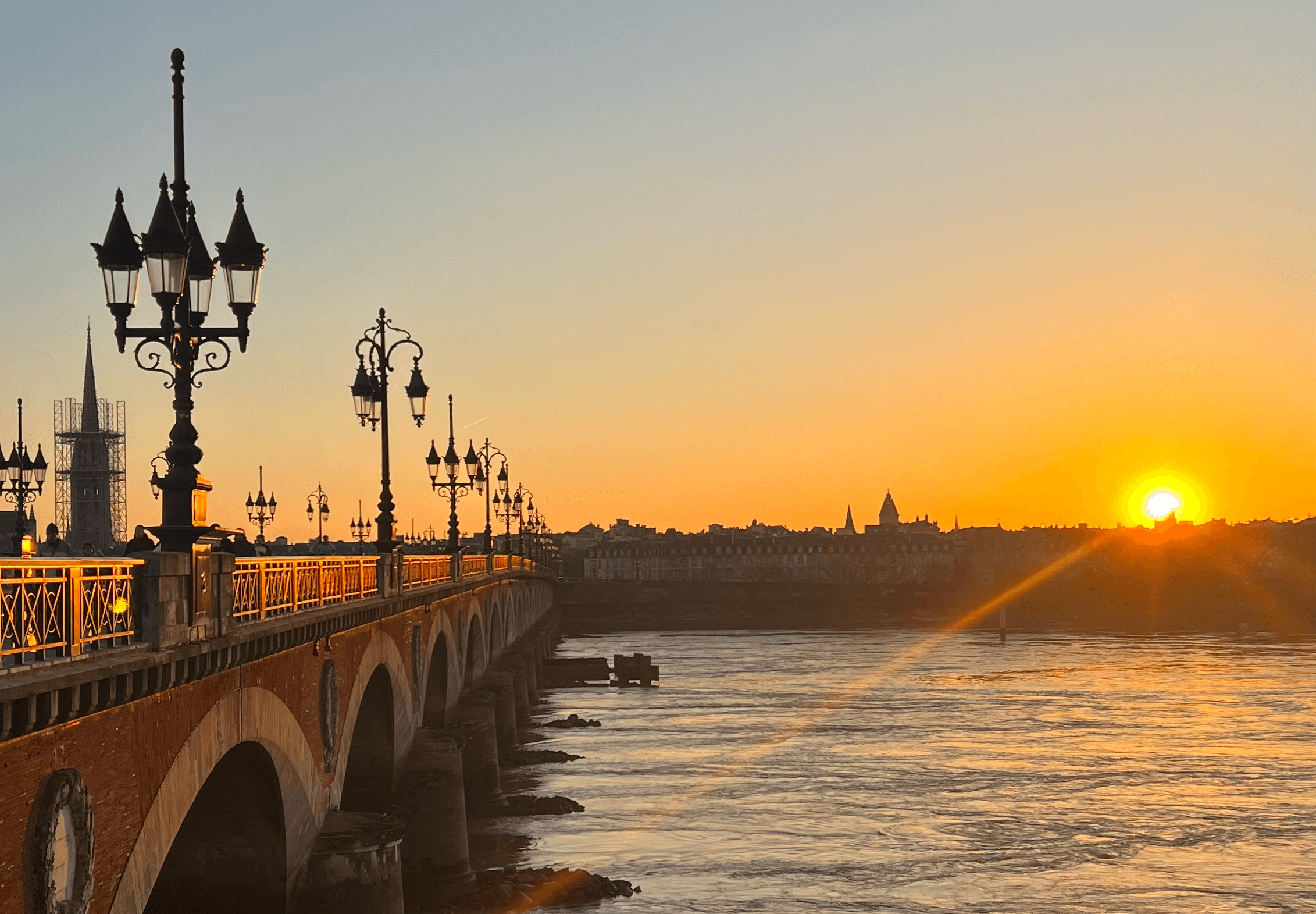 Le pont Napoléon à Bordeaux.