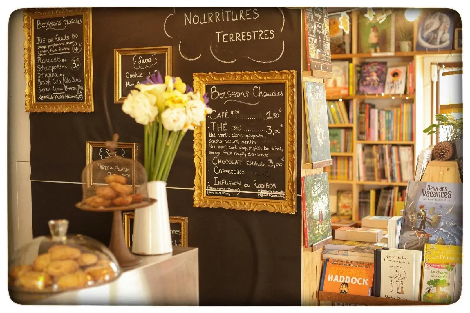 Le café librairie La Veilleuse © Office du tourisme