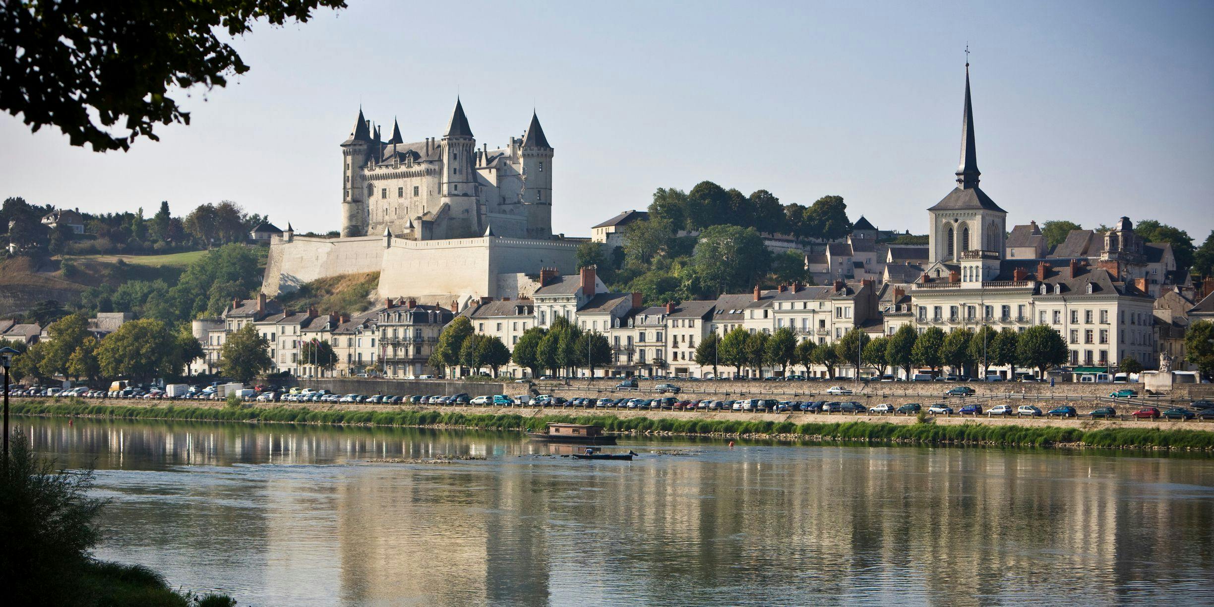 Le château de Saumur domine fièrement la Loire. ©tma1