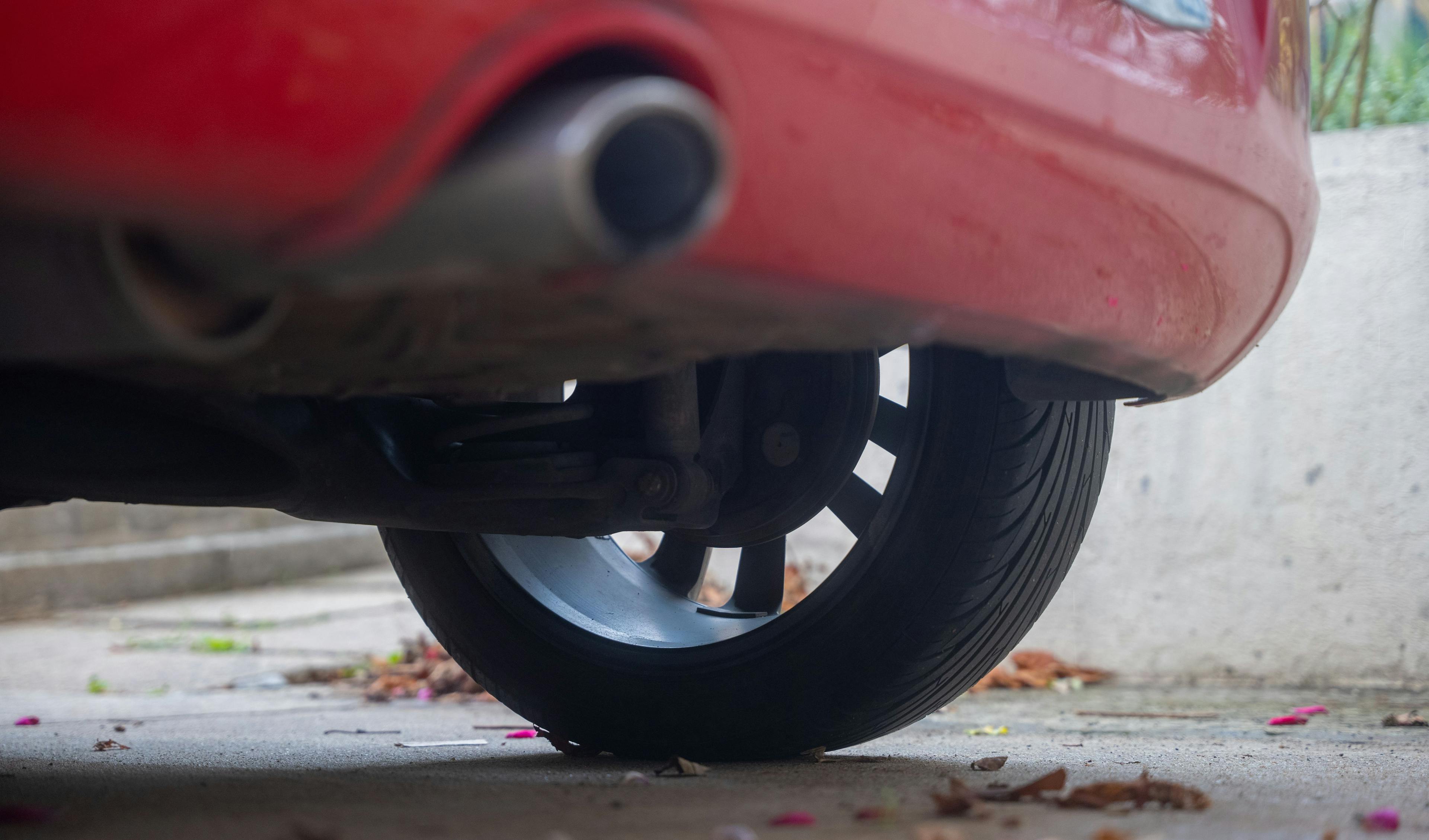 Les particules fines ne proviennent pas uniquement de l'échappement mais aussi des pneus