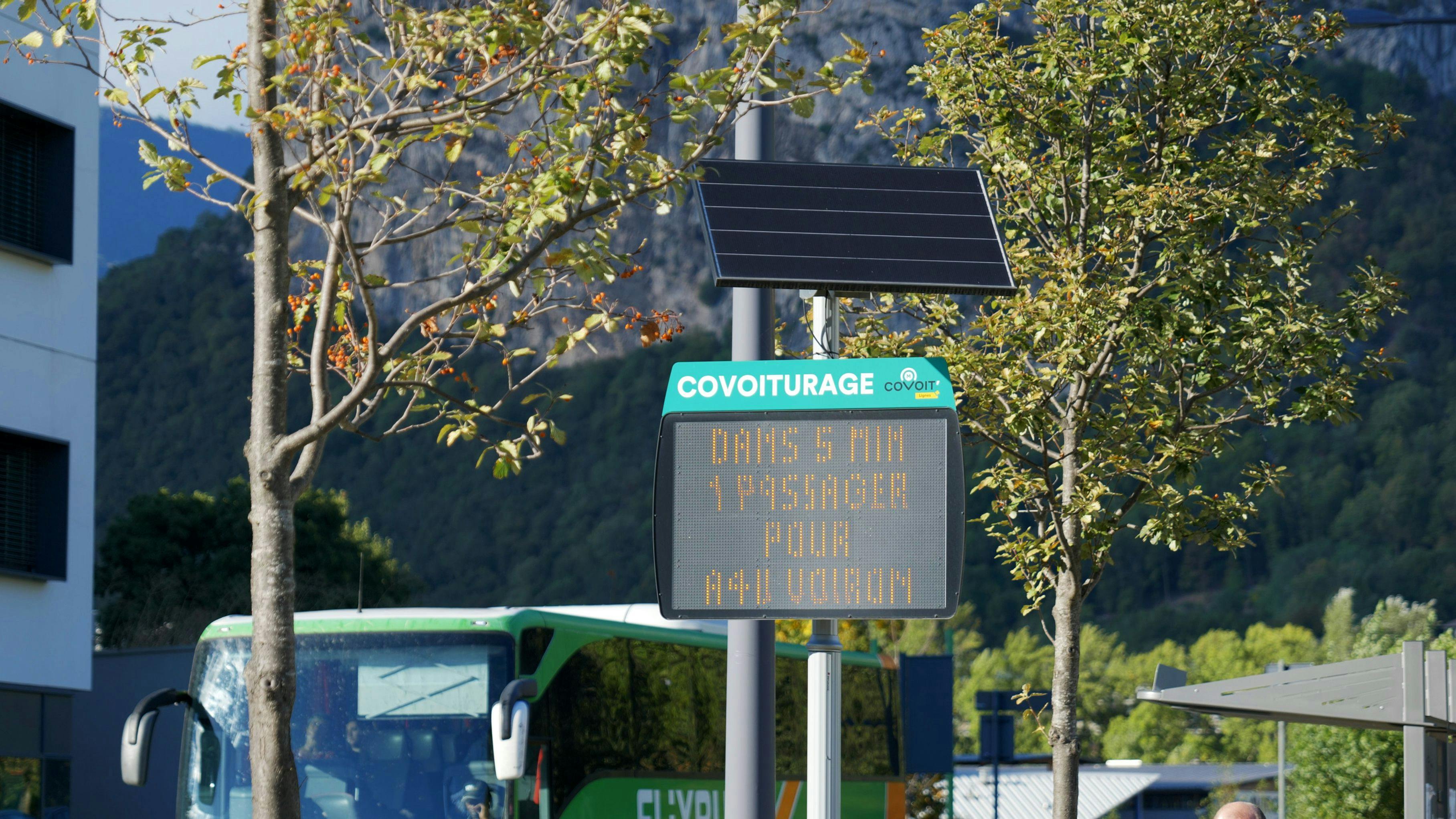 Arrêt de covoiturage spontané à Grenoble avec Ecov