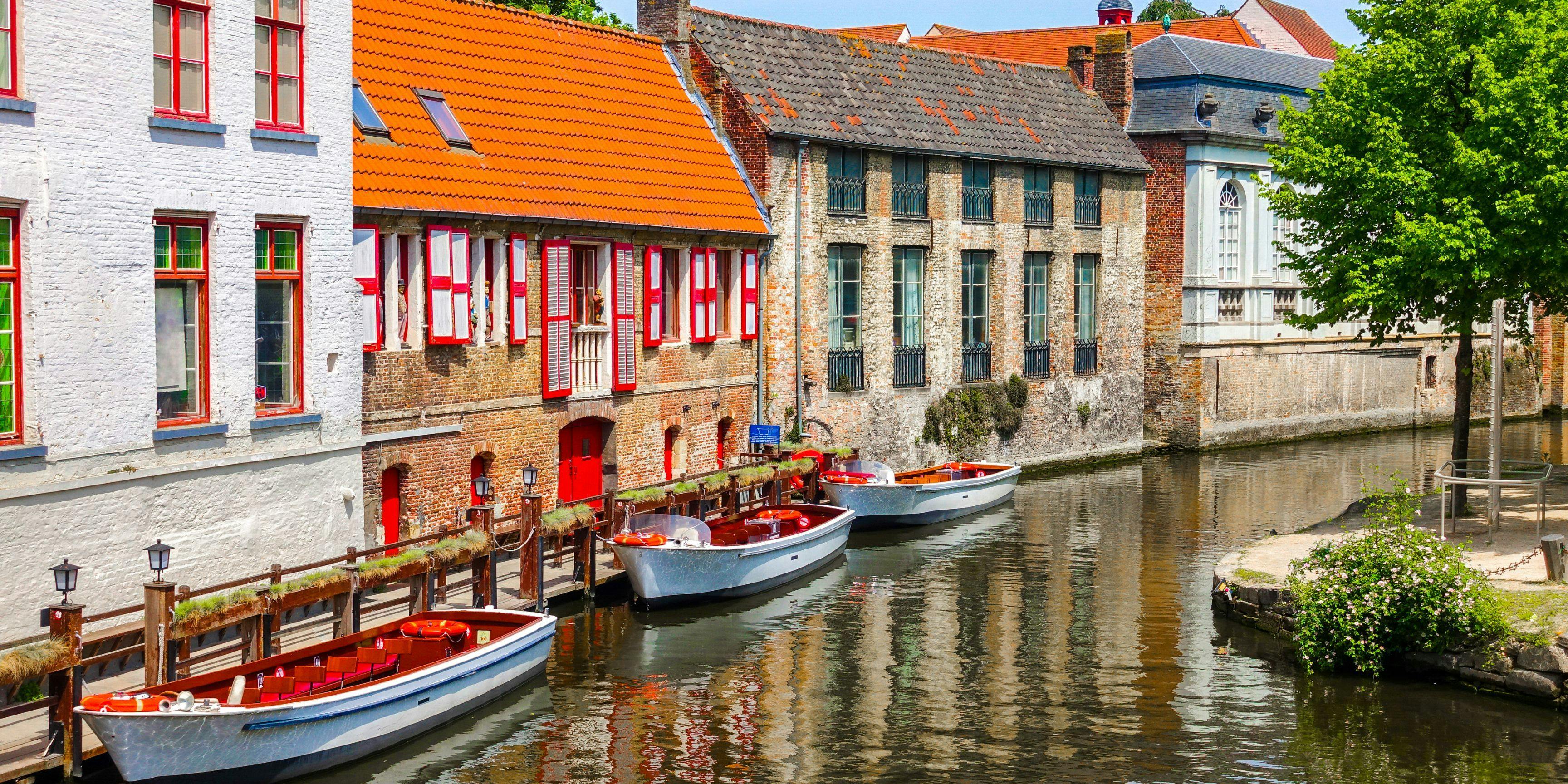 L'un des canaux de Bruges qui relie différents villages aux alentours.