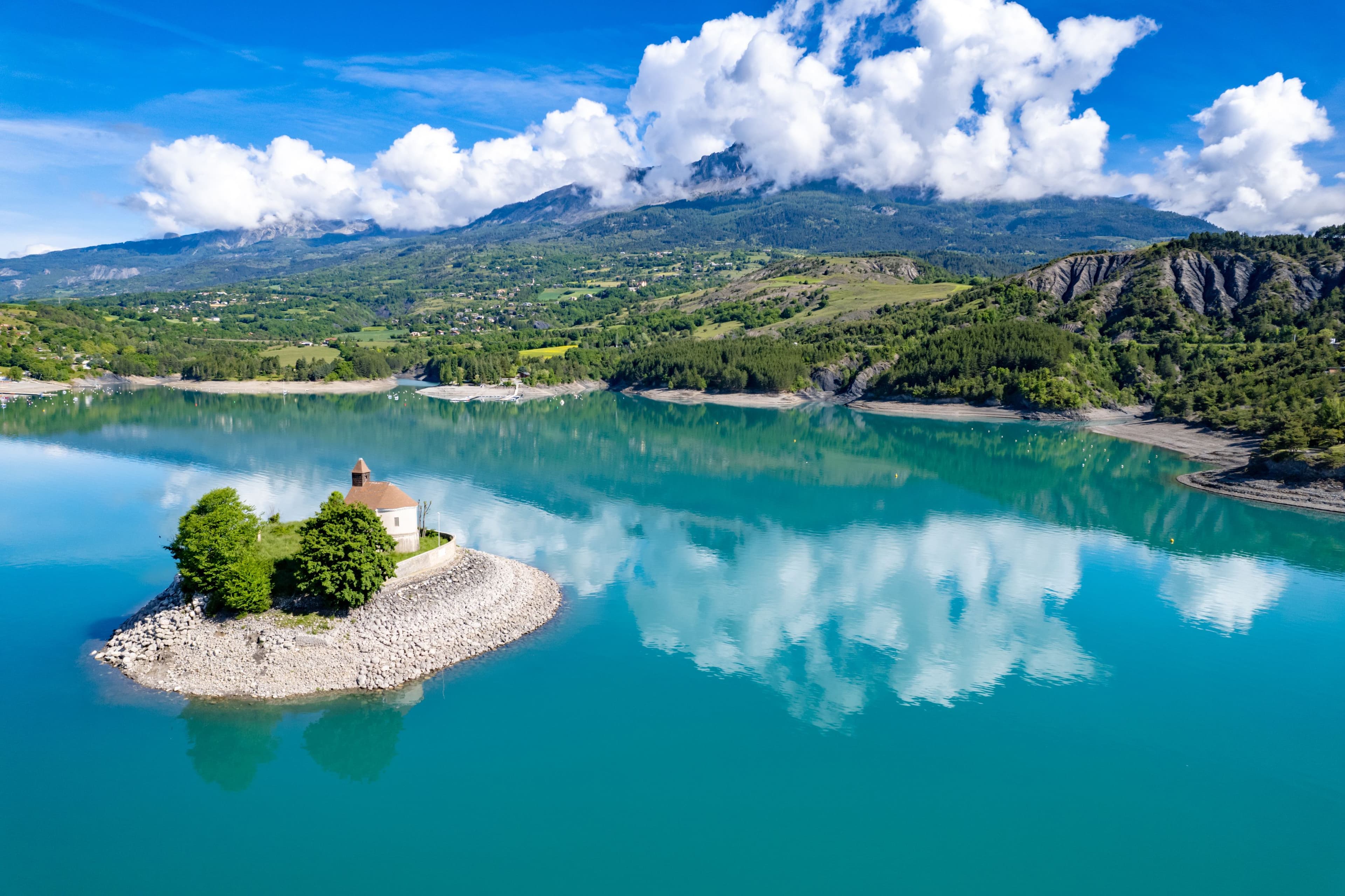 Une photo de lac pour illustrer notre quiz sur les lacs de France.