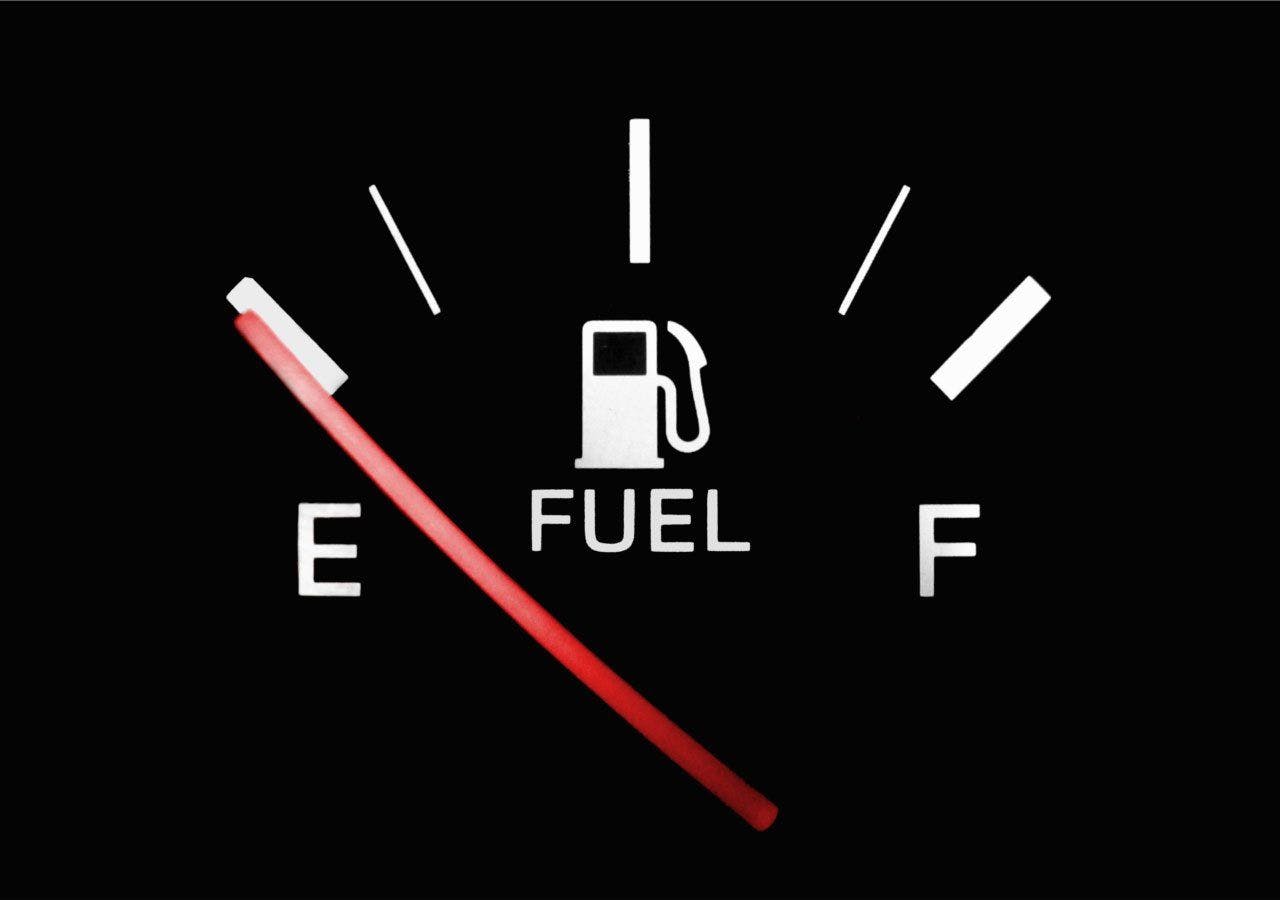 compteur carburant avec la flèche sur le E pour E-Fuel