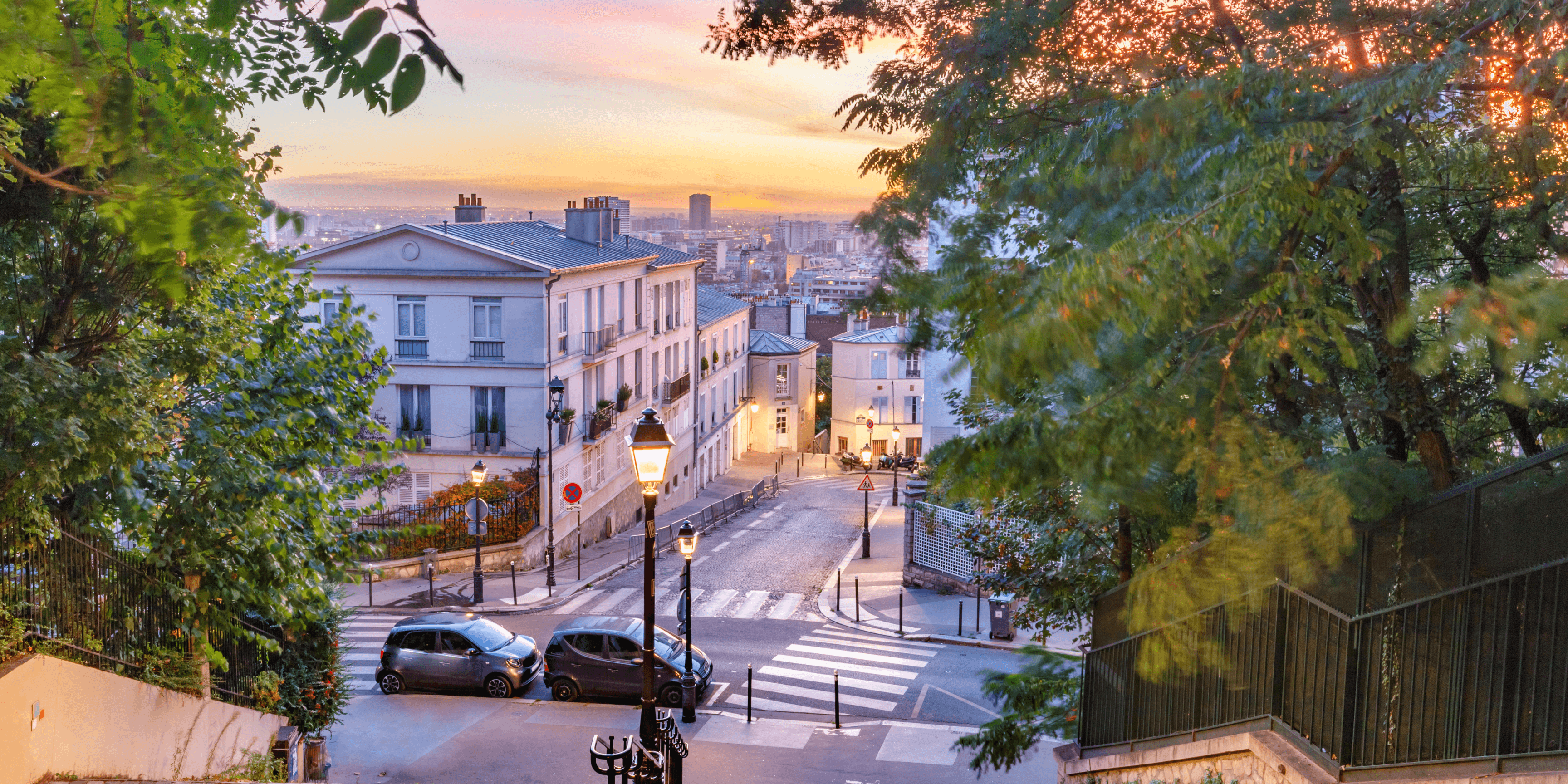 Les ruelles de Paris à l'aube.