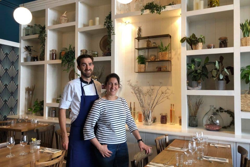 Ludivine et Alexandre dans leur restaurant Ombelle.